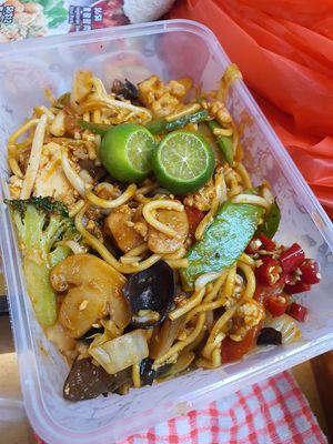 Mee Goreng at 340 Vegetarian in Northeast Singapore