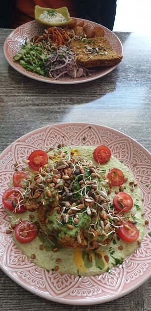 SCHNITZEL (top) and CAULIFLOWER STEAK (bottom) at Balance Bowl in Gzira