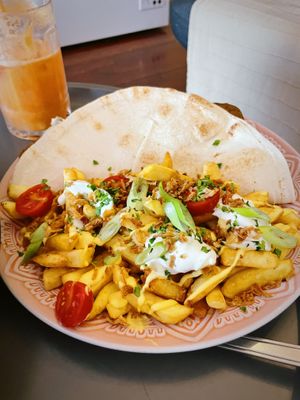 Gyro with mock meat and “NO"🌱Mayo  #Veganuary at Balance Bowl in Gzira