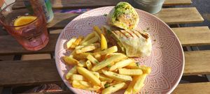 Lunch munch (you can choose ingredients) for 9,90 € incl. water at Balance Bowl in Gzira