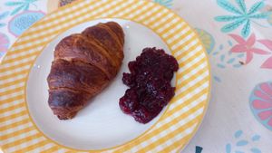 Croissant con mermelada de cereza #Veganuary at Balance Bowl in Gzira