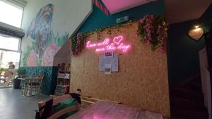 Detalle del salón #Veganuary at Balance Bowl in Gzira