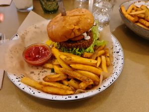 BBQ Burger at Kindred NZ in Dunedin