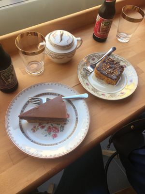 Vegan Nutella- and snickers cake   at My's Kagesalon in Helsingoer
