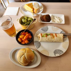 5 Vegan tapas dishes today at Salamanca Magenta Cafe & Bar in Salamanca