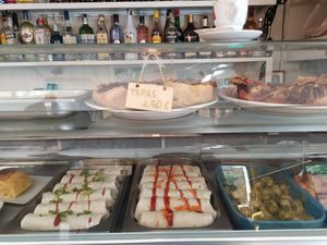 Selección de tapas veganas y vegetarianas at Salamanca Magenta Cafe & Bar in Salamanca