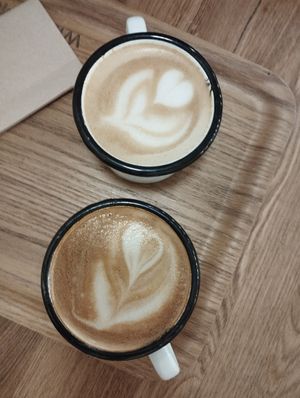 Café latte at Wild & The Moon - Saint Honoré in Paris