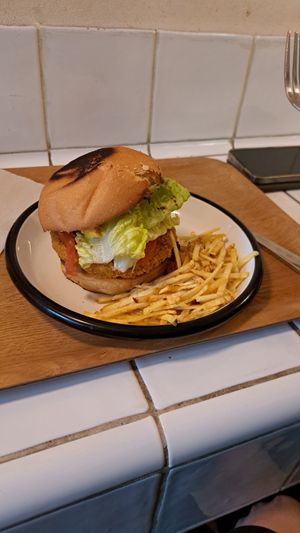 Chicken burger plus extra chips at Wild & The Moon - Saint Honoré in Paris