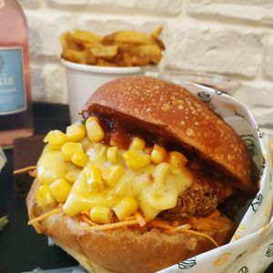 Bulldog at Theory (ex-BurgerTheory) in Paris