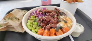 Kobe, Stir-fried "beef" (@ les.nouveaux.fermiers), sweet potatoes, hummus, sundried tomatoes, red cabbage, edamame beans, quinoa, satay sauce (with organic peanut puree), sesame an at Theory (ex-BurgerTheory) in Paris