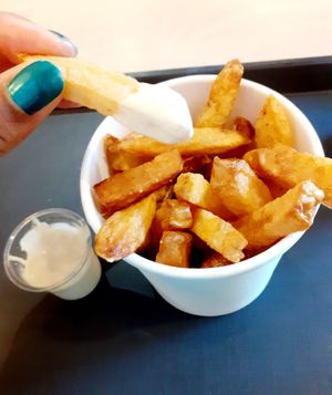 Frites et mayonnaise maison at Theory (ex-BurgerTheory) in Paris