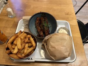 Fries and Buffalos  at Theory (ex-BurgerTheory) in Paris