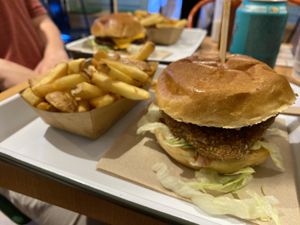 Giant theory & Fries  at Theory (ex-BurgerTheory) in Paris