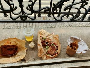 buffalo de ginger, ice tea, spicy mayo, burger (seperated to share), fries at Theory (ex-BurgerTheory) in Paris