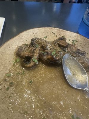 Vegan mushrooms with garlic   at Broadway in Kos