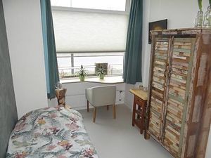 Room for 1 person.
With youre own bathroom & toilet.
In this room is no tv! at Villa La Vida in Egmond Aan Zee