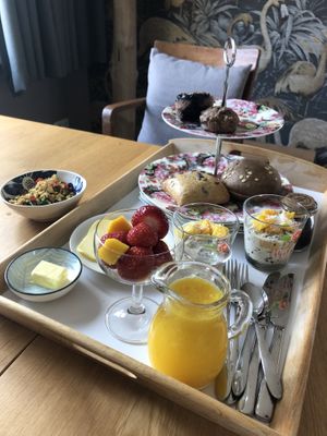 Breakfast (scrambled tofu, muffins, overnight oats, ...) at Villa La Vida in Egmond Aan Zee
