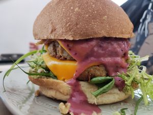 La doble cheese burger at La Teca Burger in Sabadell