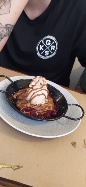 Galleta con helado de avellana at La Teca Burger in Sabadell