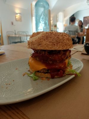 Double cheese burger at La Teca Burger in Sabadell