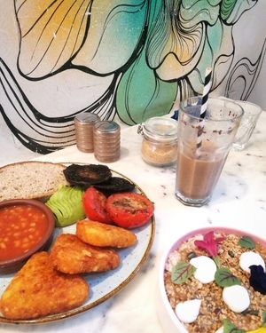 Vegan Veg Half Cup and Bircher Müsli at Half Cup in London