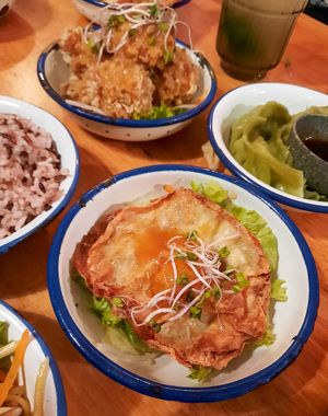 Vegan "fried egg" in centre at li.ke in Berlin