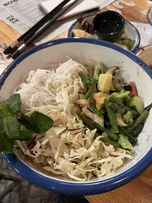 Large plate, green curry   at li.ke in Berlin