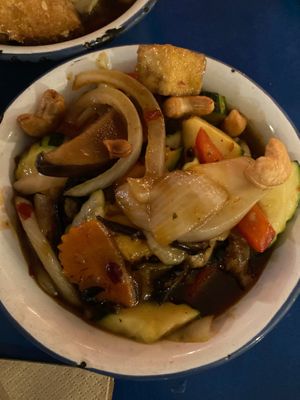 Tofu mit Cashew. War ok. at li.ke in Berlin