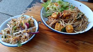 Pad Thai and tofu salad at li.ke in Berlin