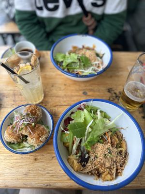 Pad Thai and tofu balls with peanut sauce   at li.ke in Berlin