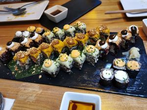 Sushi variado at Roots & Rolls in Barcelona