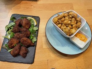 Fried Heura and popcorn cauliflower  at Roots & Rolls in Barcelona