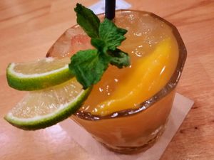 Peach-mango mojito at Roots & Rolls in Barcelona