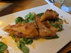 crunchy rollitos at Roots & Rolls in Barcelona