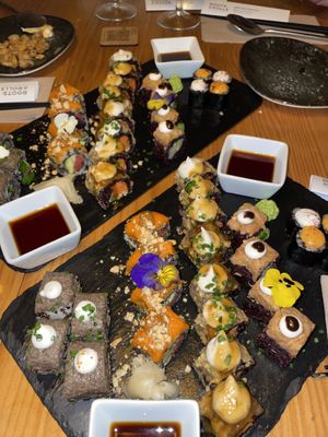 Taula degustació de sushi  at Roots & Rolls in Barcelona