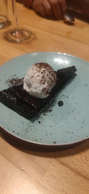 Brownie at Roots & Rolls in Barcelona