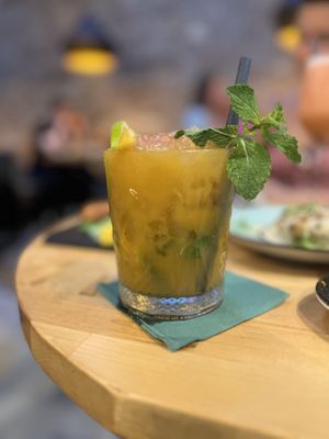 Mocktail mojito peach mango   at Roots & Rolls in Barcelona