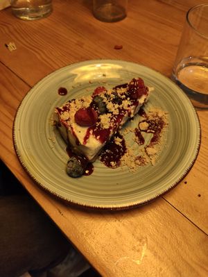 Cheesecake at Roots & Rolls in Barcelona