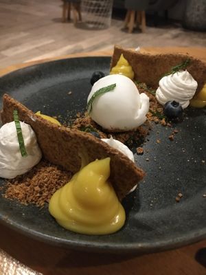 Deconstructed lemon pie at Roots & Rolls in Barcelona