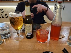 Japanese beer and Hibiscus Icetea at Roots & Rolls in Barcelona