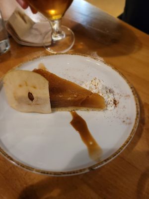 Tarte tatin at Roots & Rolls in Barcelona