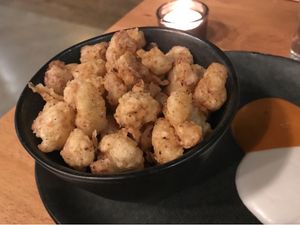 Popcorn cauliflower  at Roots & Rolls in Barcelona