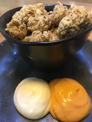 Cauliflower popcorn  at Roots & Rolls in Barcelona