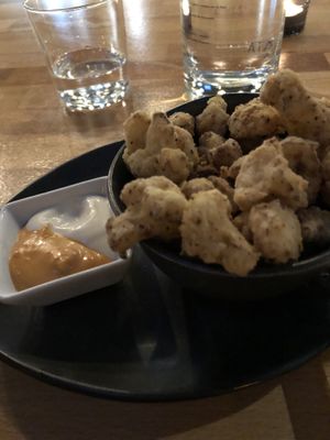 Popcorn cauliflower  at Roots & Rolls in Barcelona