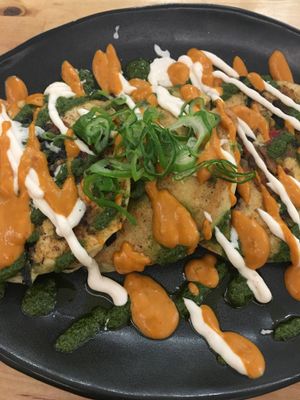 Starter:pancake glutenfree&vegan and so yummi at Roots & Rolls in Barcelona