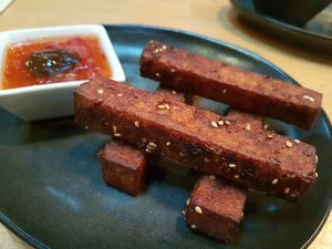 fried tofu at Roots & Rolls in Barcelona