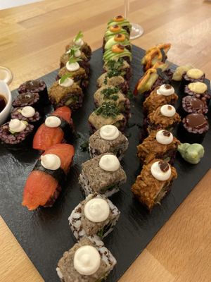 Variety platter - 50 euros  at Roots & Rolls in Barcelona