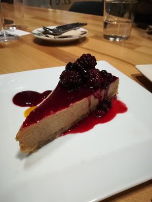 cheesecake at Roots & Rolls in Barcelona