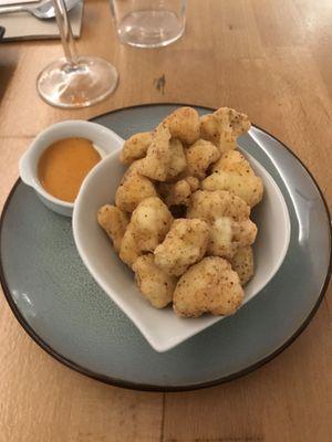 Cauliflower popcorn 😋 at Roots & Rolls in Barcelona