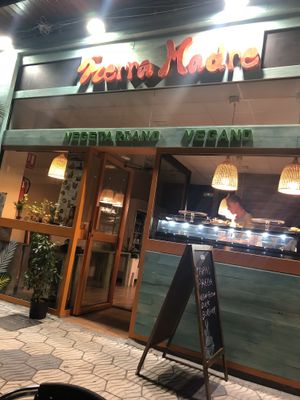 Front of restaurant on a square at Restaurante Vegano Tierra Madre in Valencia